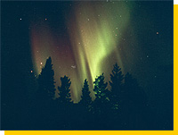 Nordlicht (Aurora borealis) fotografiert auf einer Lappland-Tour 2002.